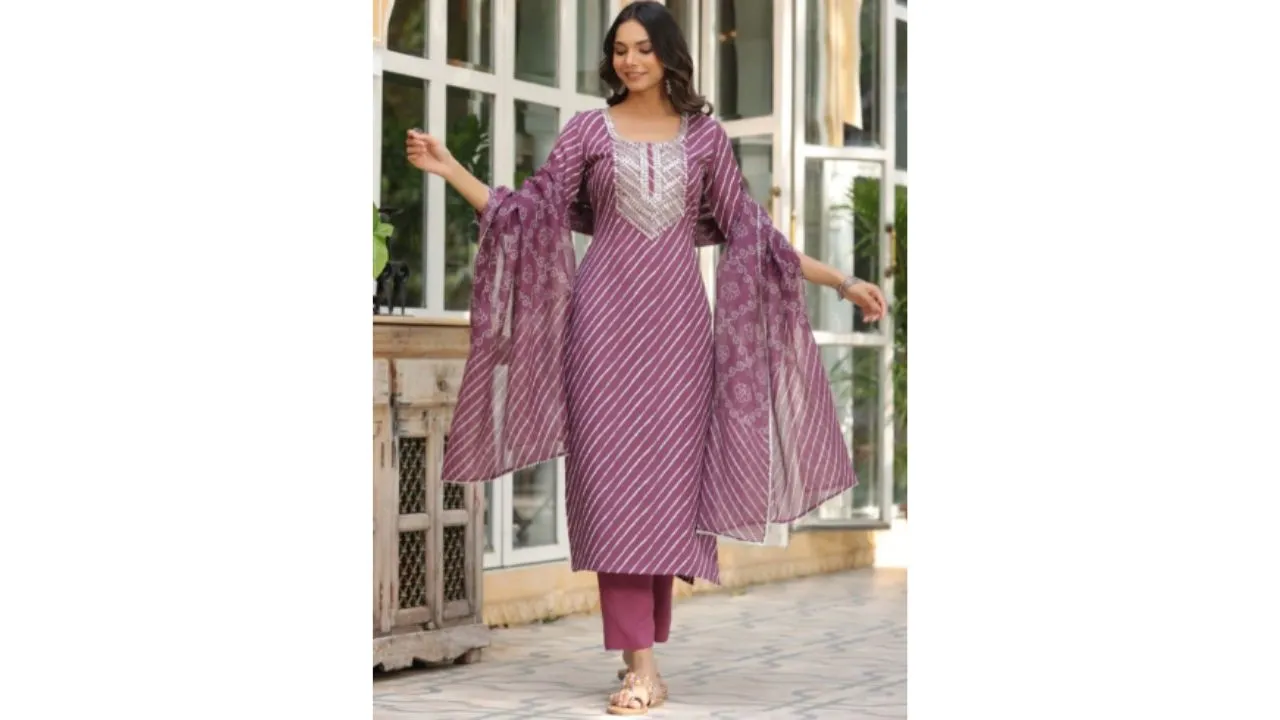GoSriKi Leheriya Printed Kurta with Trousers 