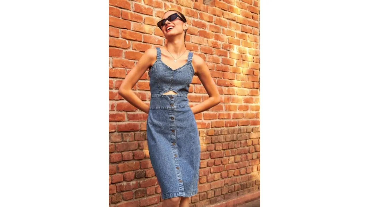SASSAFRAS Blue Cut-Out Denim Sheath Dress