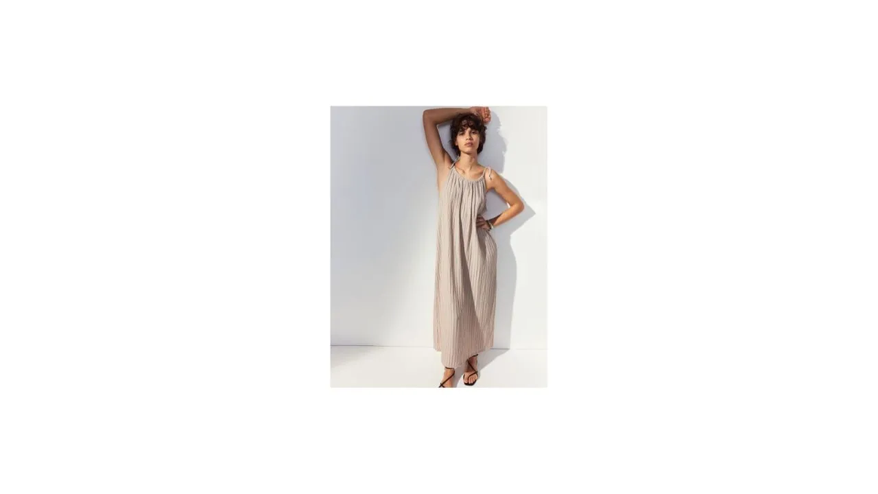 H&M Textured Jersey Maxi Dress