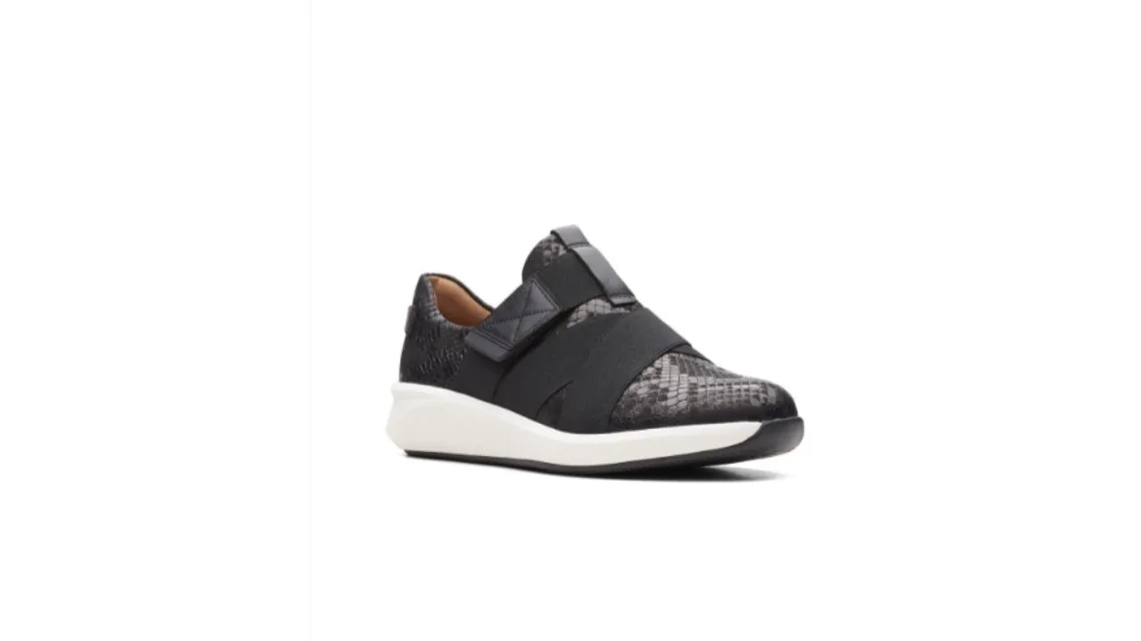 Clarks Women Un Rio Strap Leather Running Shoes