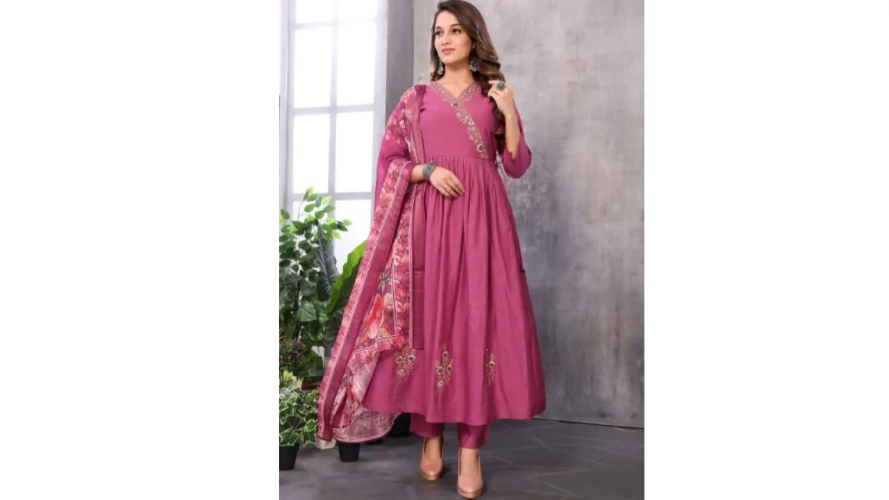 SUNDARNAARI Floral Embroidered Kurta & Trouser 