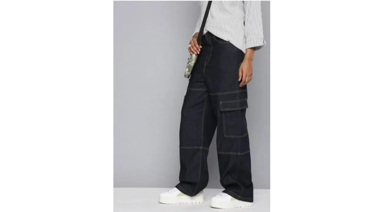  Levis Women Baggy Fit High-Rise Jeans 