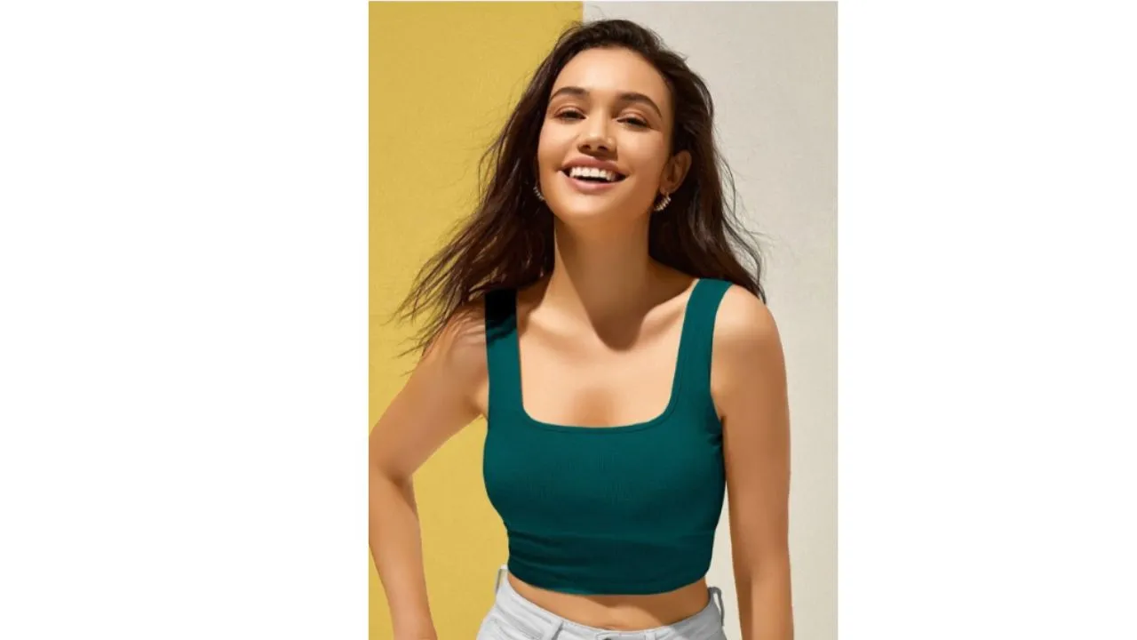 BerryBird Sleeveless Ribbed Fitted Crop Top