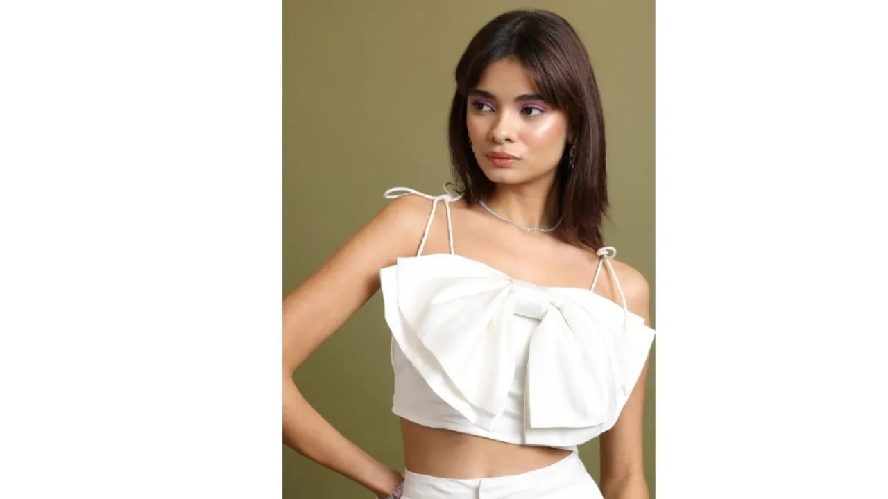Tokyo Talkies Cream-Coloured Crop Top