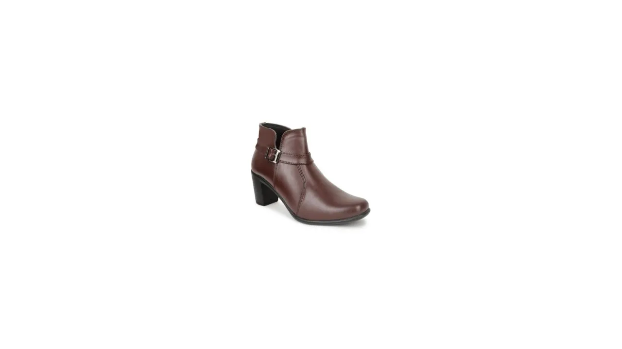 VALIOSAA Women Brown Solid Cow Boy Boots
