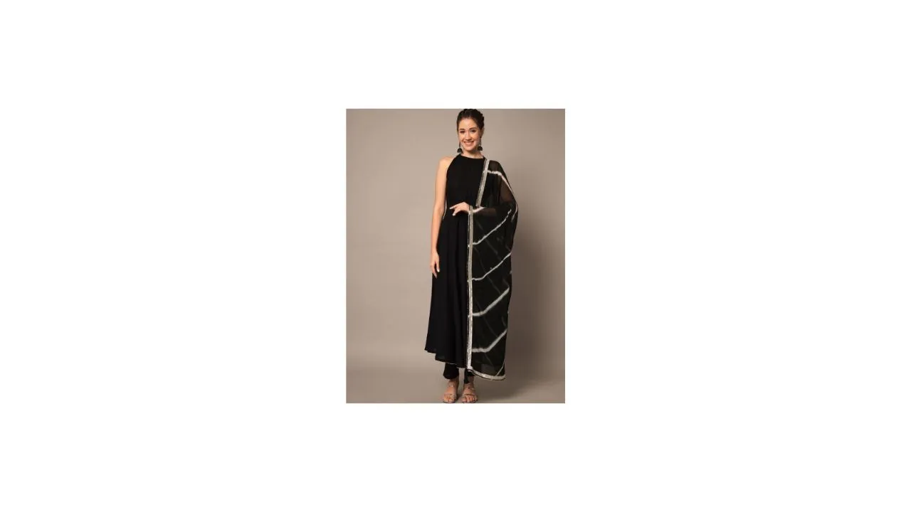 Meeranshi Women Kurta & Trousers With Dupatta