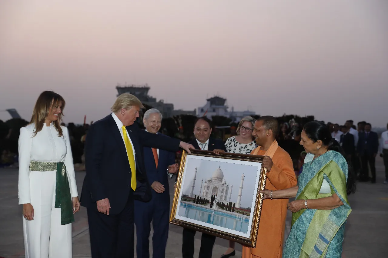 trump taj picture 