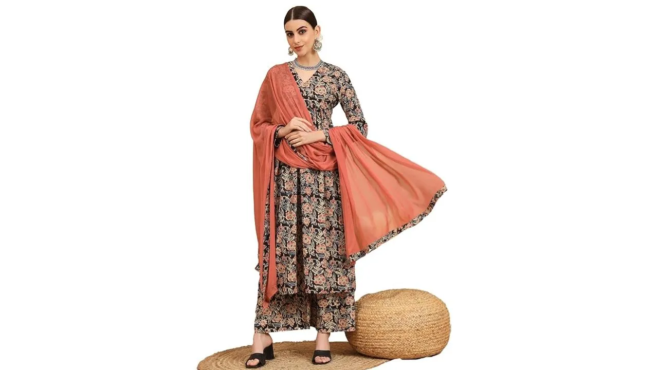 Vbuyz Women's Kalamkari Print Alia Cut Cotton Black Stitched Kurta