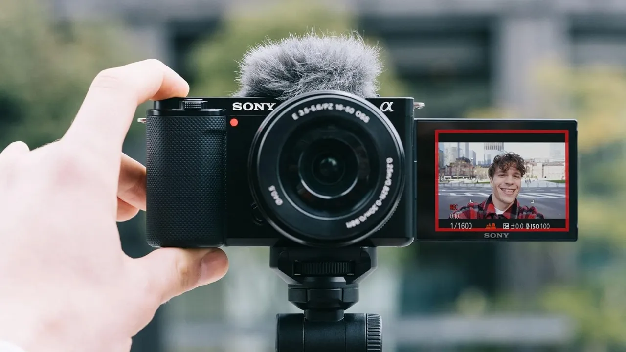 Sony Alpha ZV-E10L 24.2 MP vlog Camera