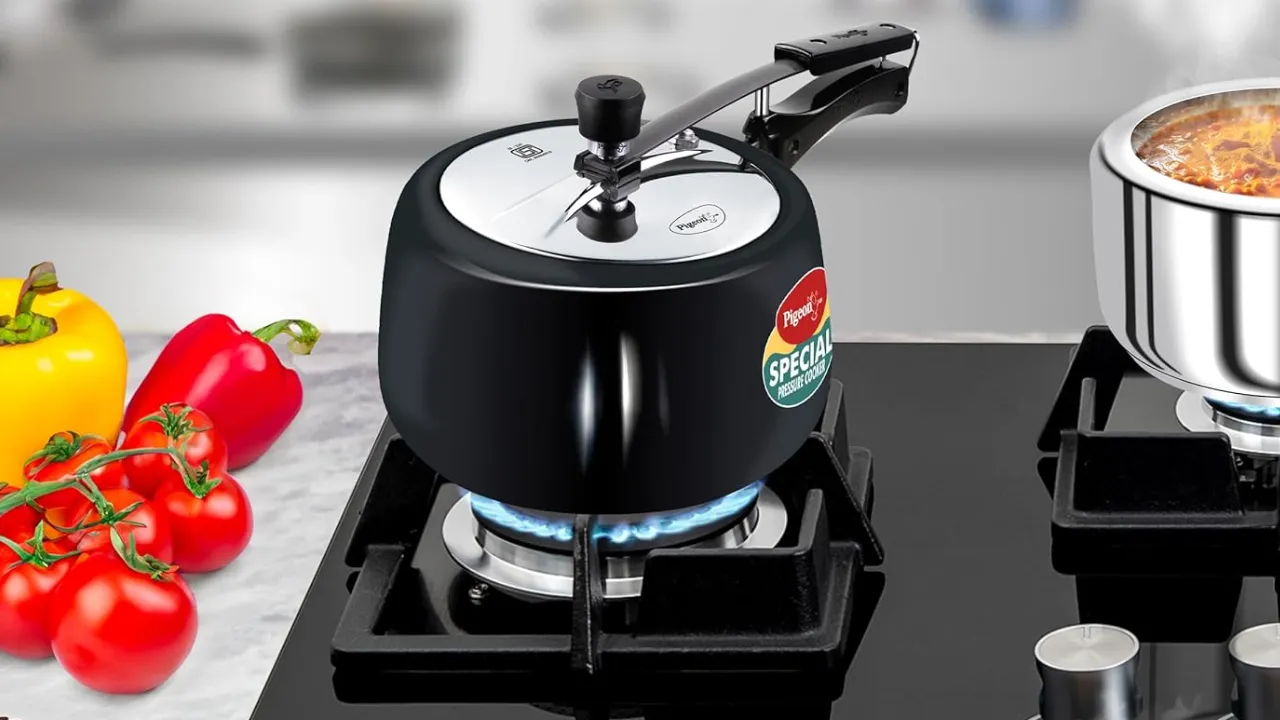 Pigeon by Stovekraft 3 Litre Special Plus Hard Anodised Inner Lid Induction Base Pressure Cooker