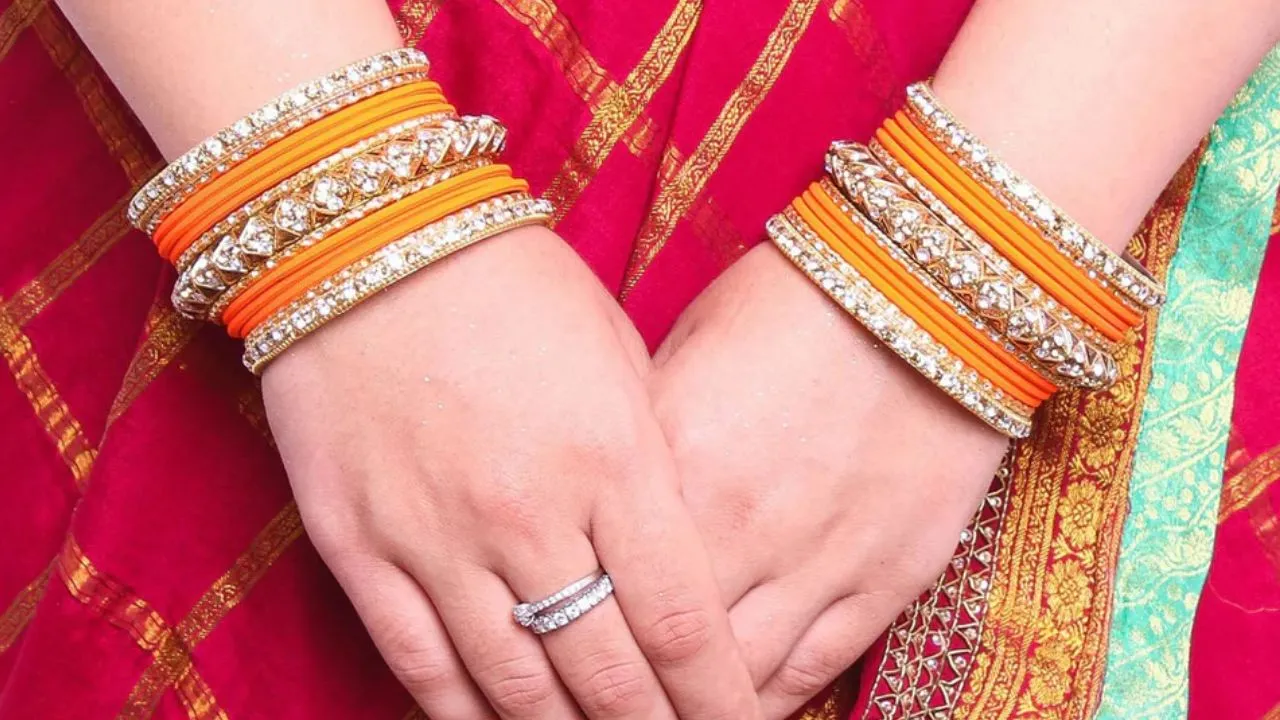 lac yellow bangles