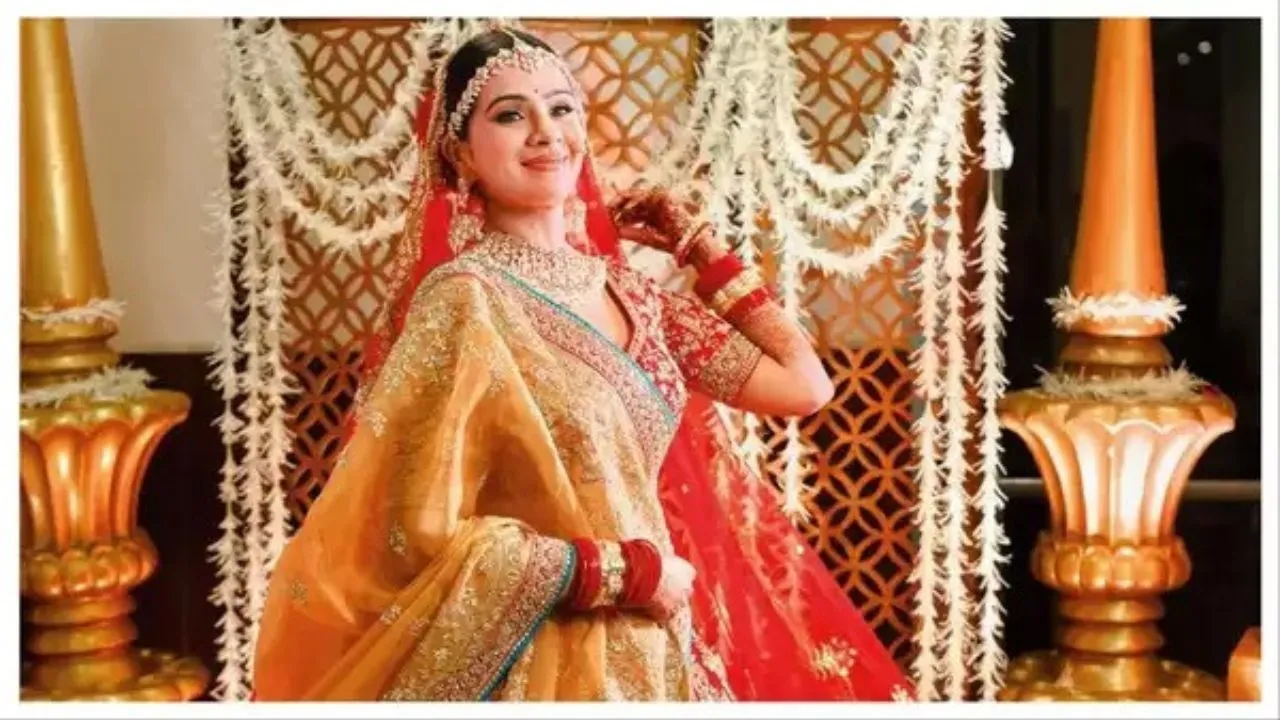 wedding outfits of tv actresses see bridal images (1)