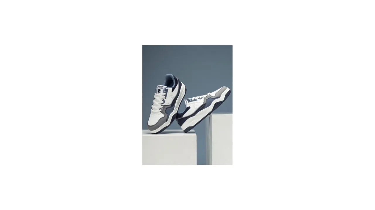  Red Tape Men Sneaker