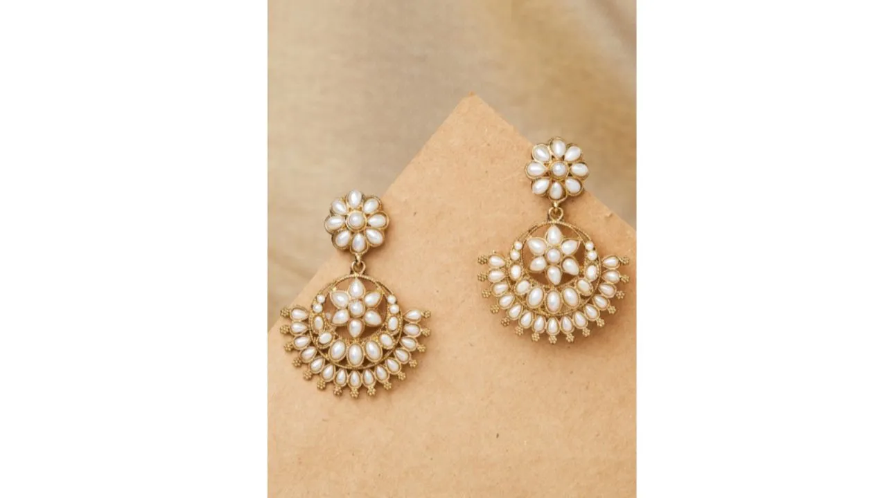 Crescent Shaped Chandbalis