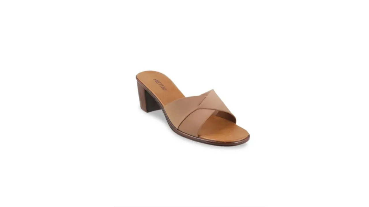 Metro Women's ब्लॉक हील सैंडल 