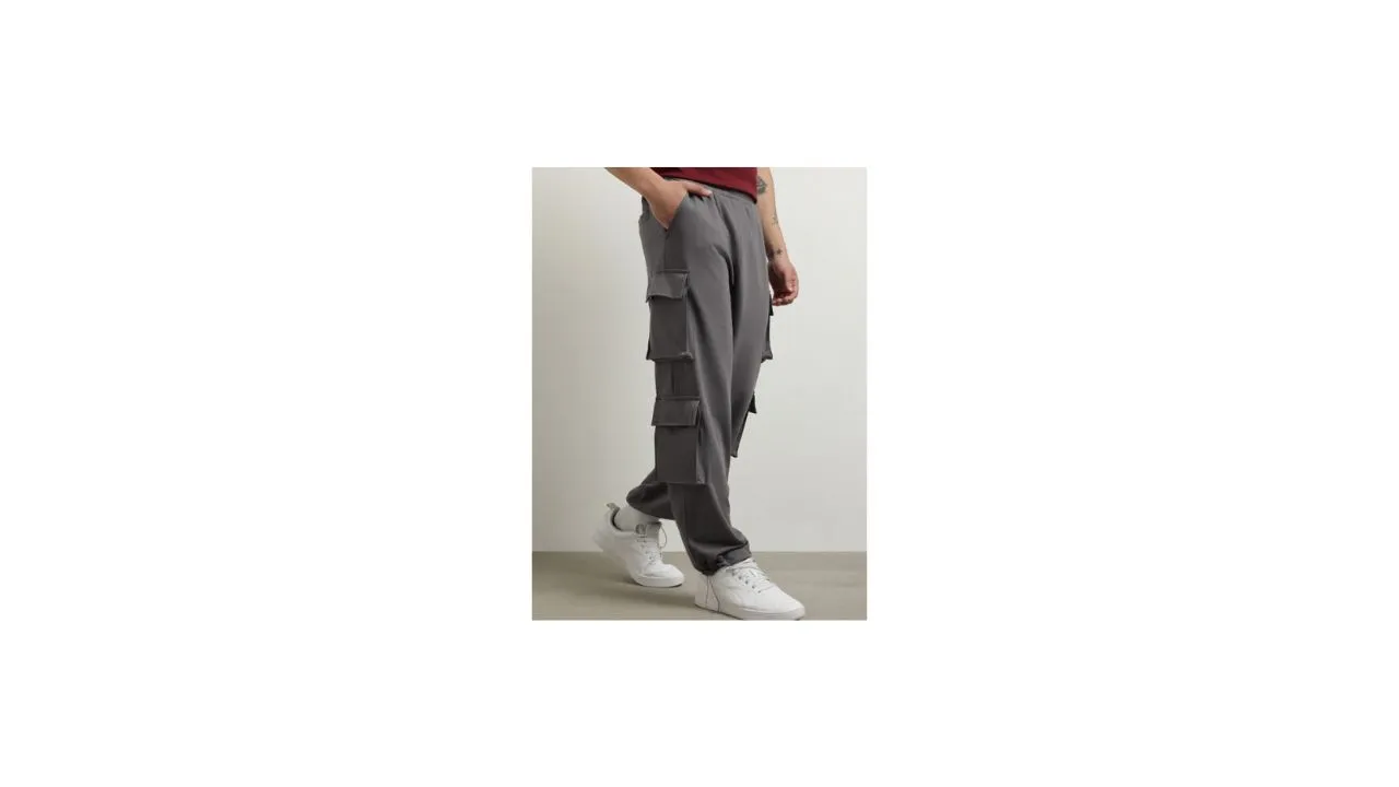 NOBERO Men Solid Baggy Parachute Trousers