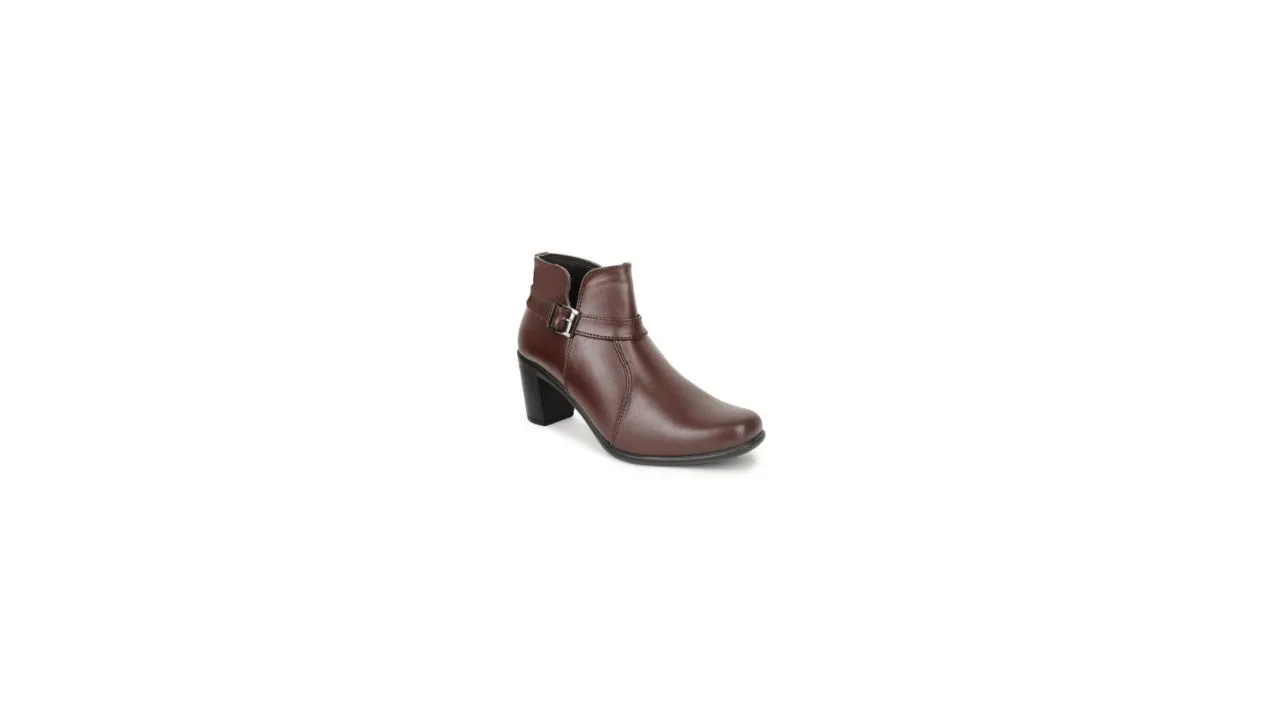 VALIOSAA Women Brown Solid Cow Boy Boots
