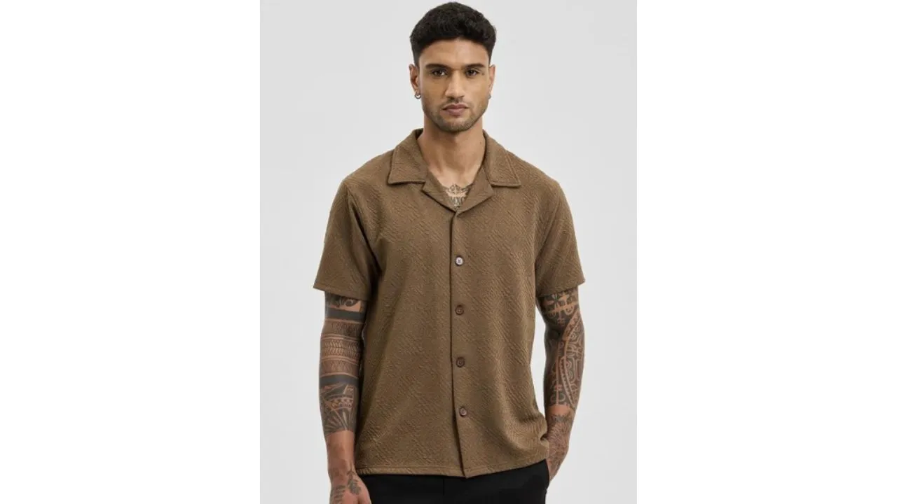 Men Relaxed Cuban Collar Textured Casual Shirt