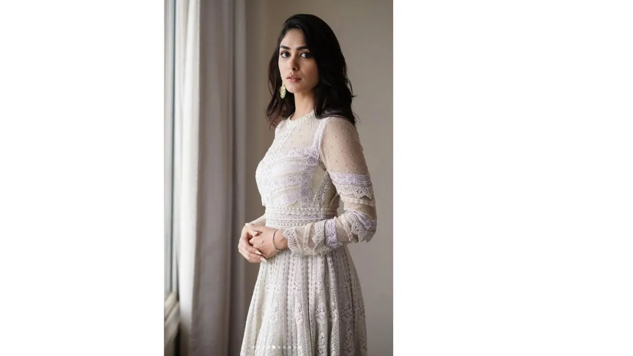Mrunal Thakur best anarkali outfits 