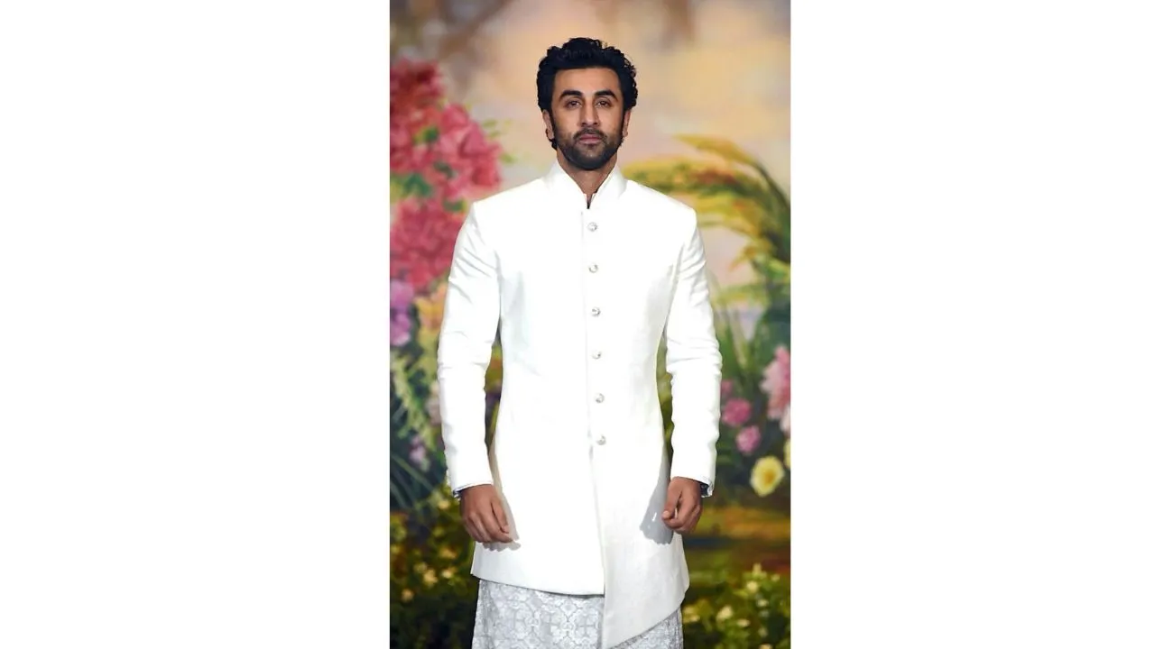 ranbir kapoor white kurta pajama