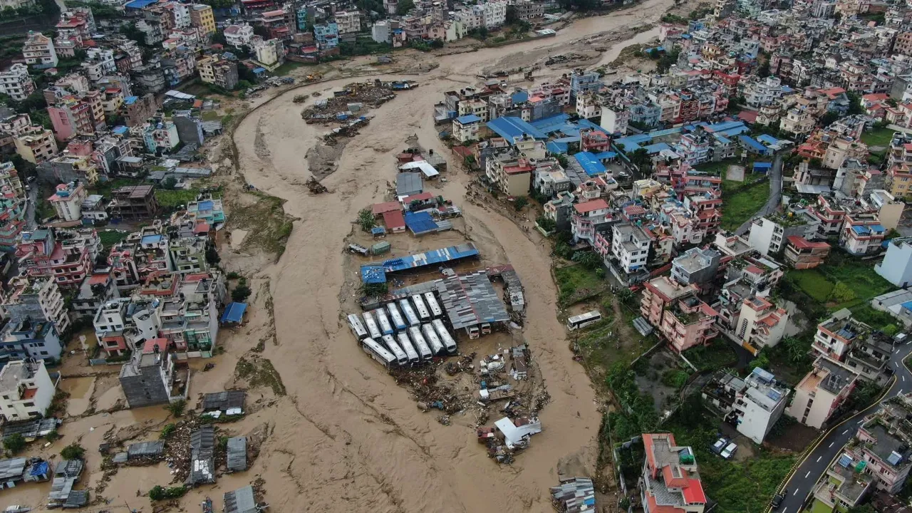 Nepal Flood: नेपाल में बाढ़-भूस्खलन से 112 लोगों की मौत, 75 प्रतिशत देश  भारी बारिश की चपेट में