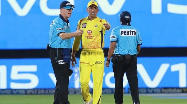 Was it fair that MS Dhoni walked in to intervene in today's match between  RR and CSK? - Quora