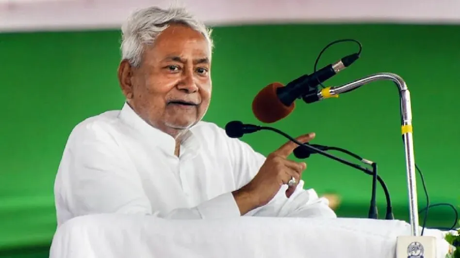 अरे छोड़िए', बिहार के मुख्यमंत्री नीतीश कुमार ने क्यों कहा - nitish kumar  jdu rjd merger mahagathbandhan rcp singh ntc - AajTak