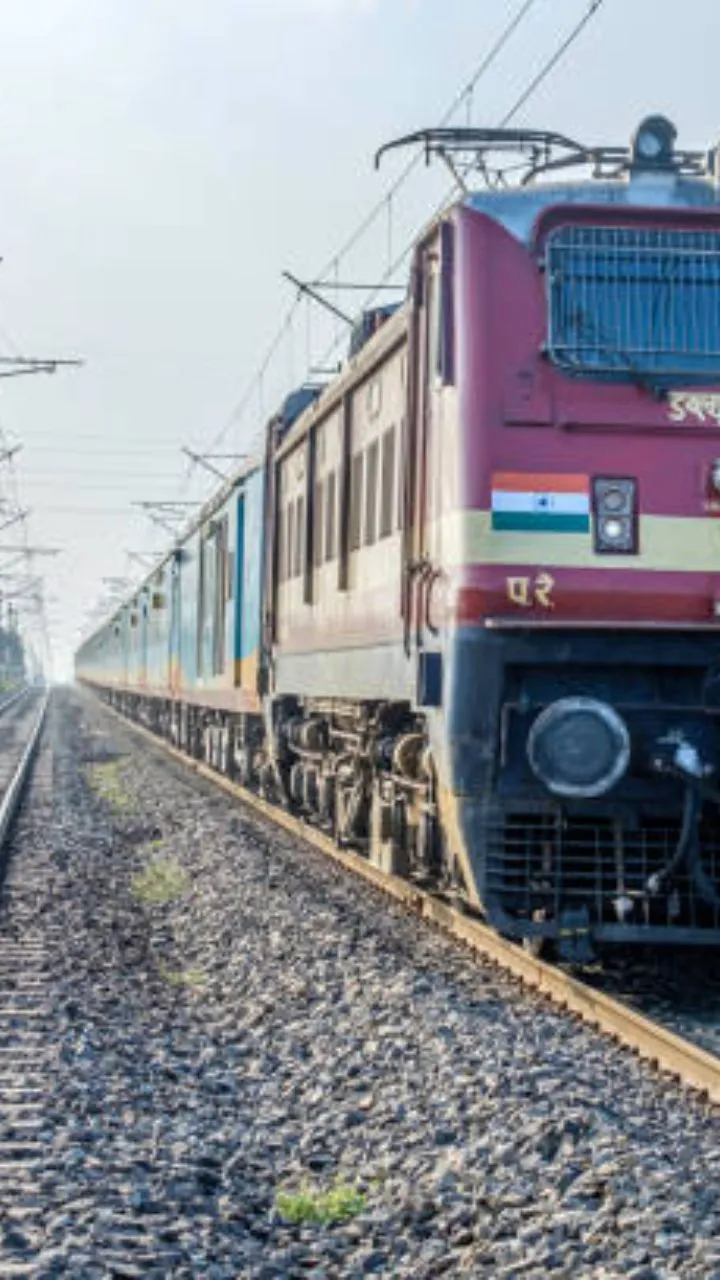 ऐसे में कई बार वेटिंग टिकट भी मिल जाता है, जो कन्फर्म होते-होते रह जाता है लेकिन नहीं होता पाता है