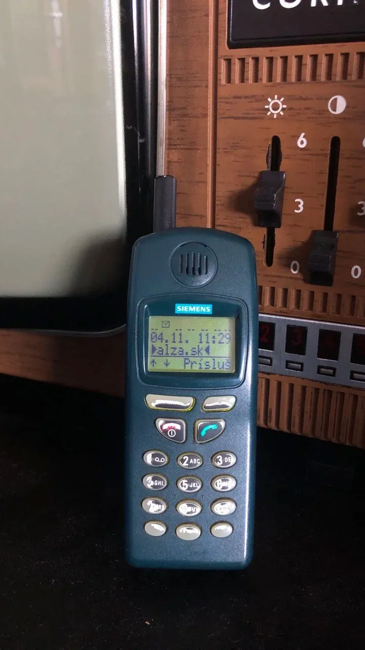 Ericsson : एरिक्सन GA628 और एरिक्सन T10 फोन लॉन्च किए गए.