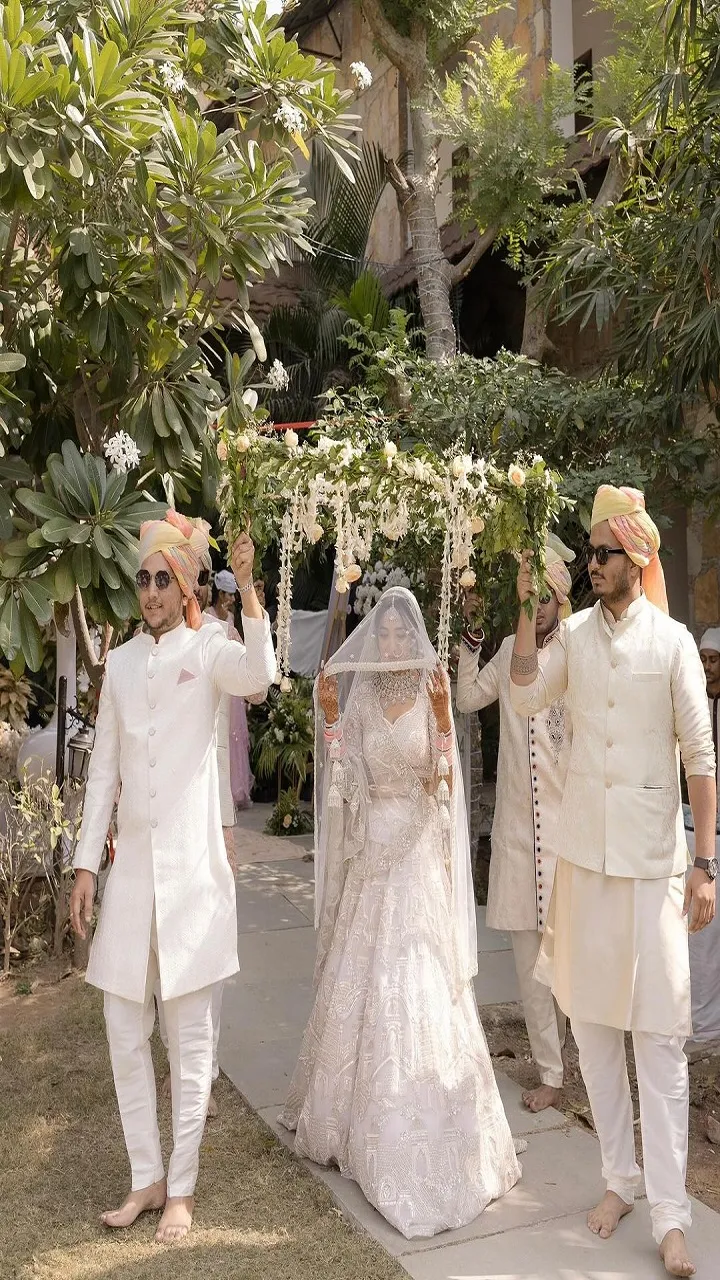नवदीप सैनी ने गर्लफ्रेंड स्वाति अस्थाना को बनाया है जीवनसाथी