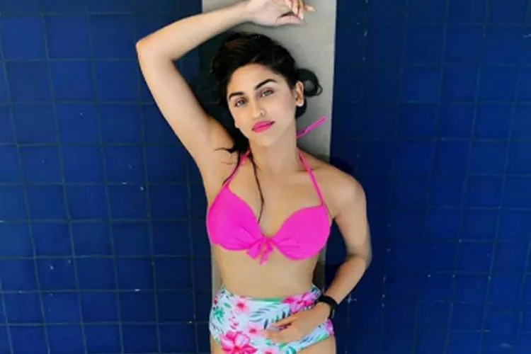 Tv actress krystle dsouza looks hot in pink bikini see ...