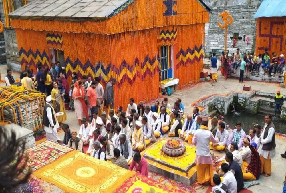 Uttarakhand News: Booking Full Till June 2023 For Doing Marriage In  Triyuginarayan Temple - Amar Ujala Hindi News Live - आस्था:शिव-पार्वती के  विवाह स्थल पर शादी करने का बढ़ रहा क्रेज, जून