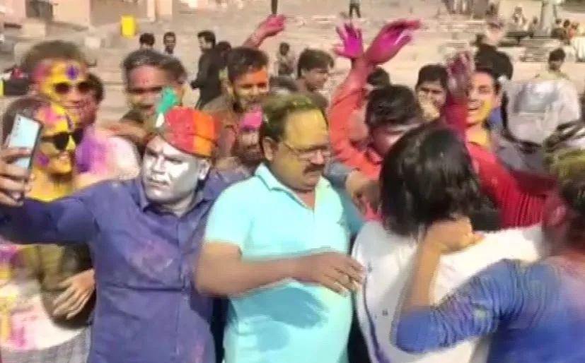 varanasi holi 