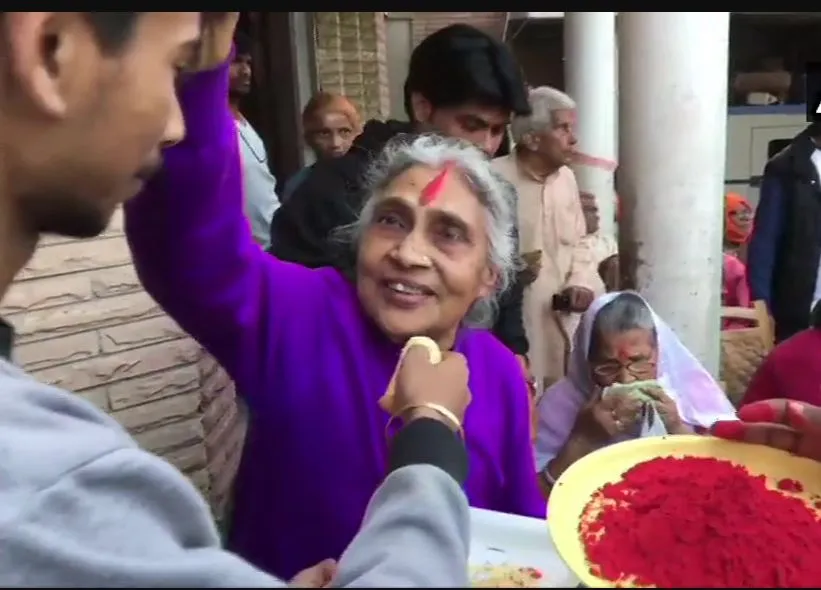 senior citizen holi 