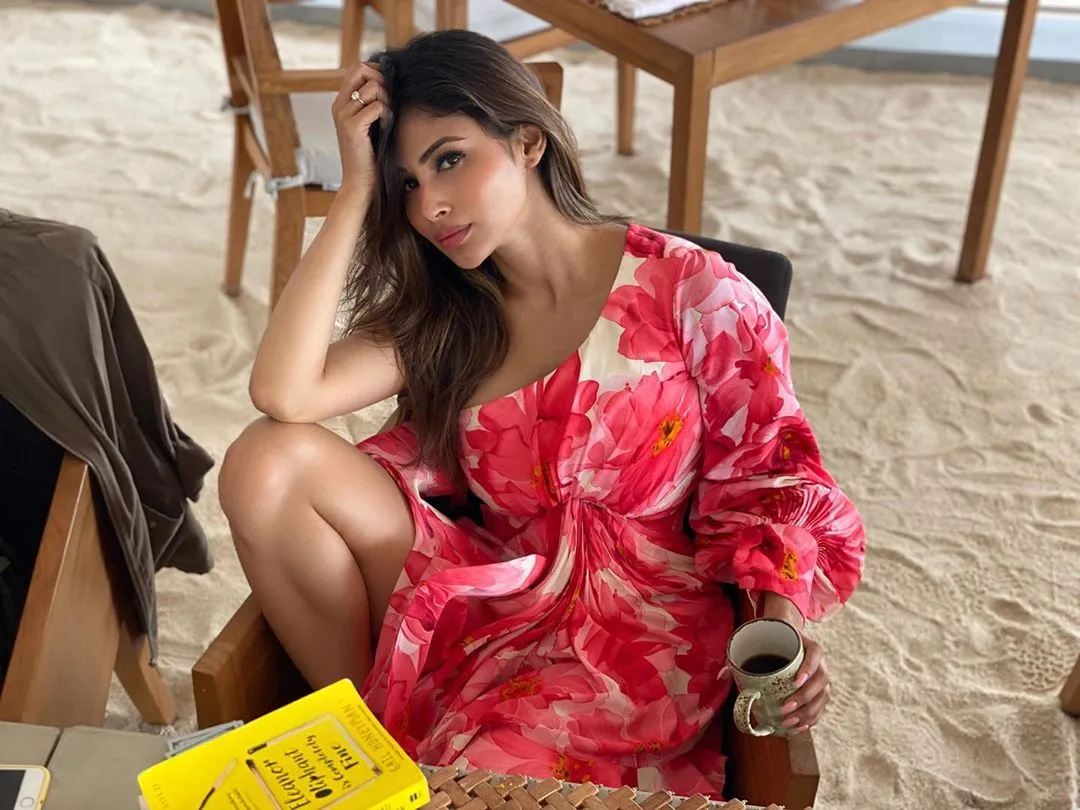 mouni roy 