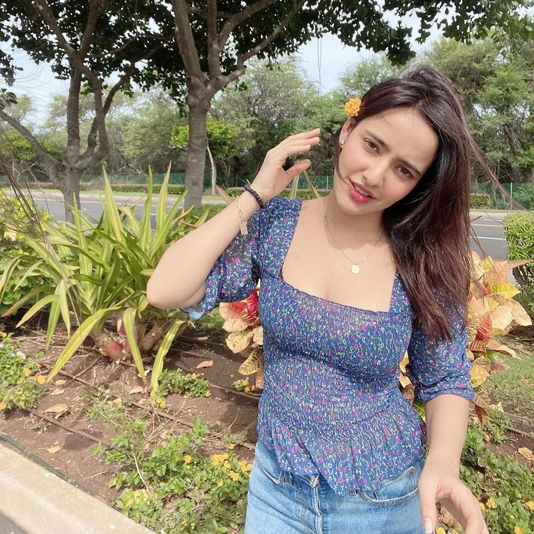 neha sharma 6 
