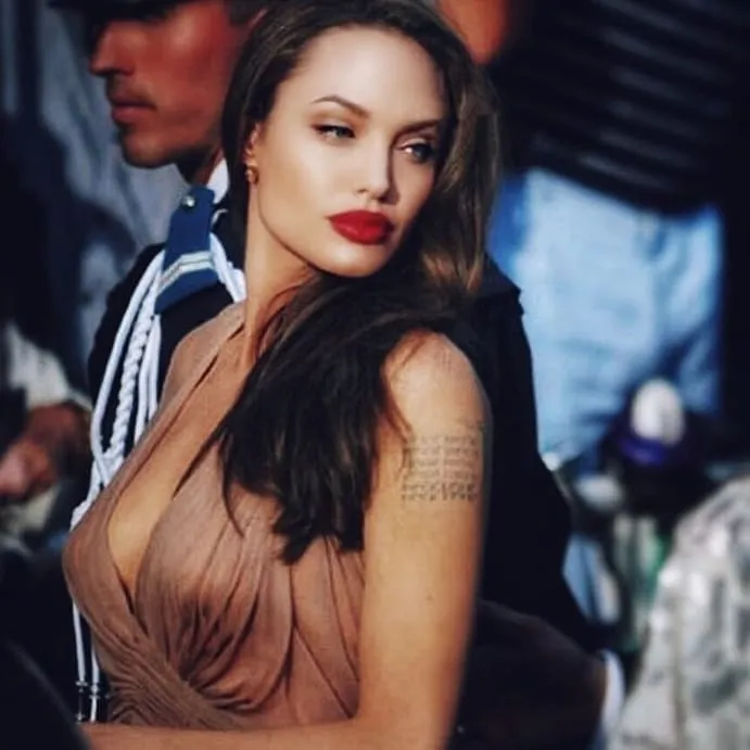 angelina jolie10 