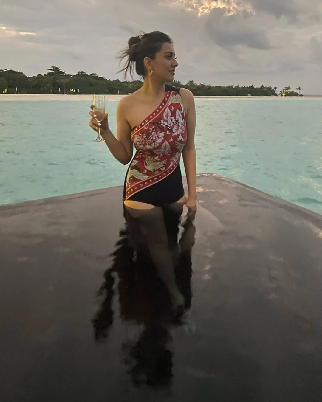 hansika9 