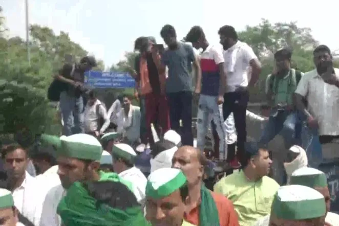 farmers protest 