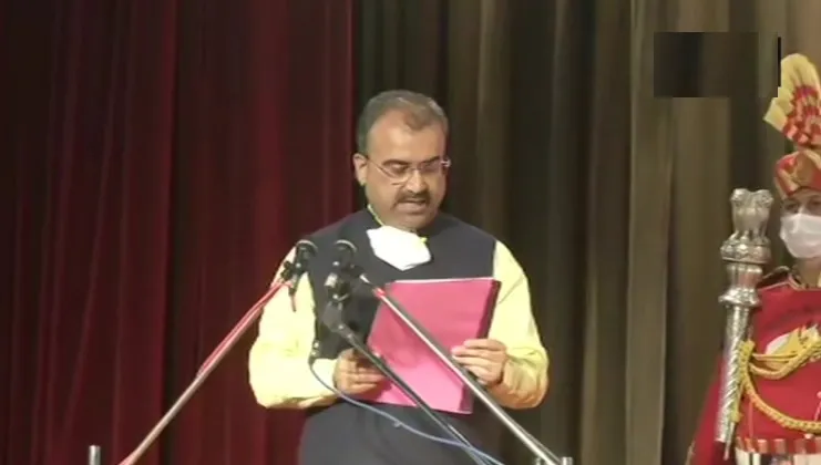  मंगल पांडे