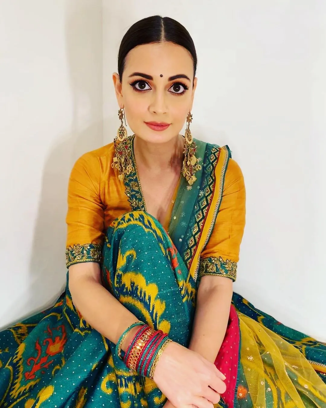 dia mirza16 