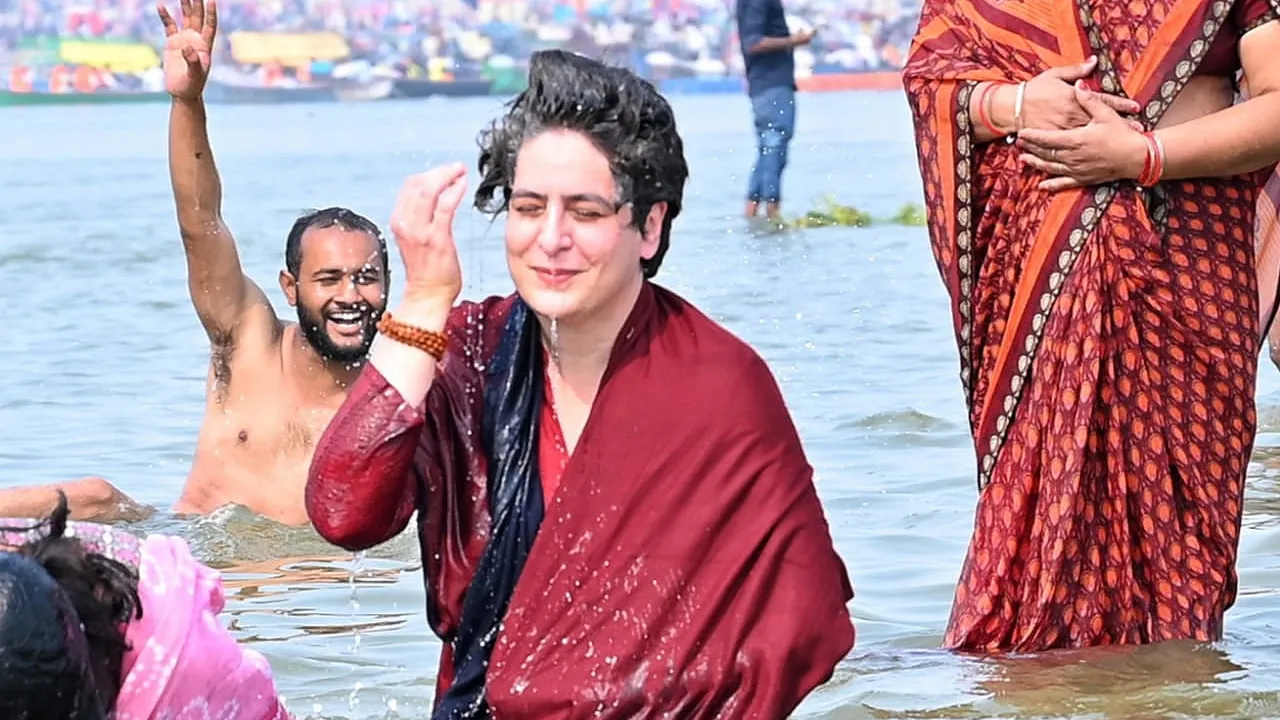 priynaka gandhi2 