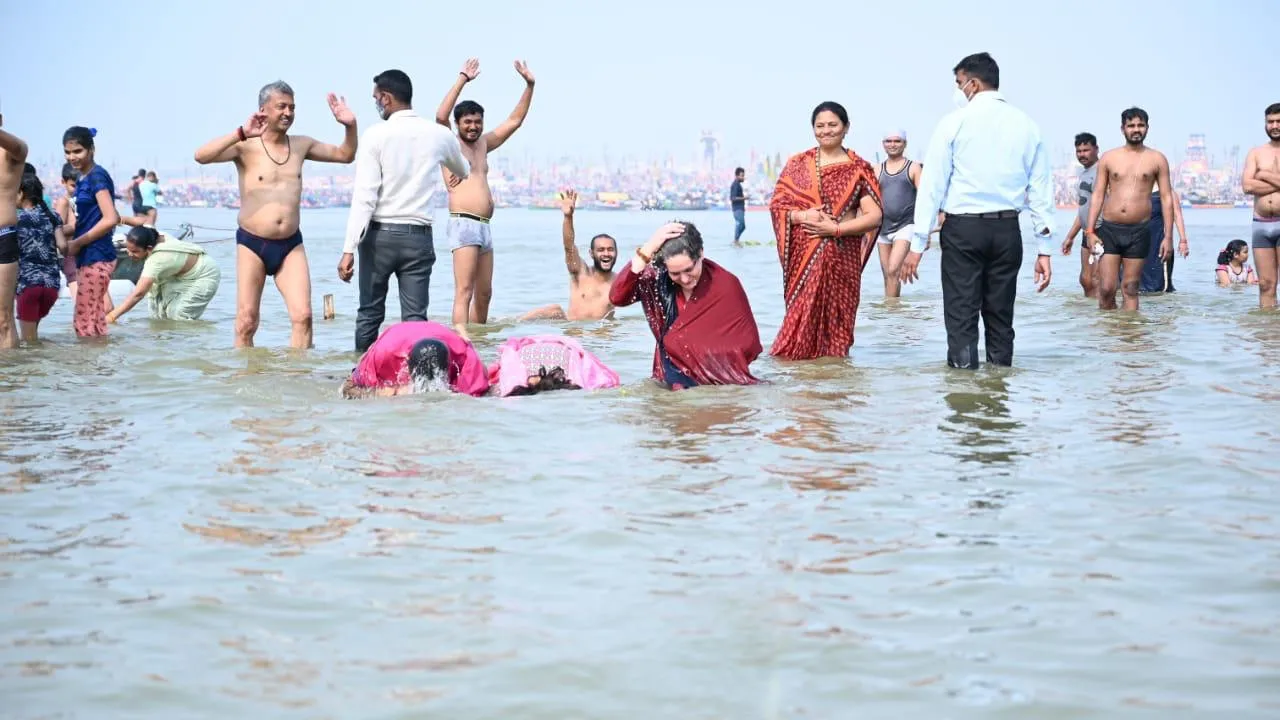 priynaka gandhi7 
