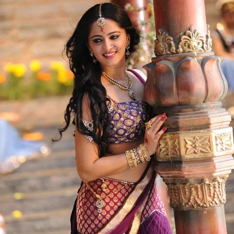 anushka9 