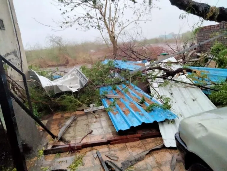 gujarat cyclone 