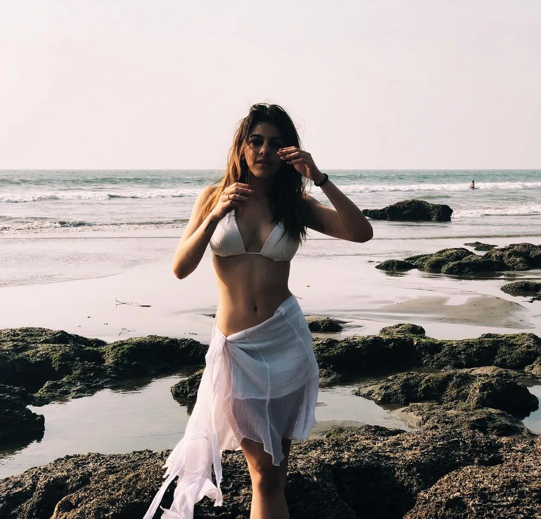Alaya F