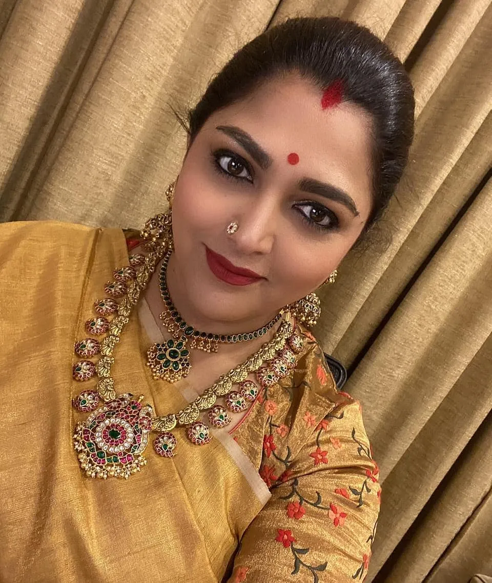 Kushboo Sundar 