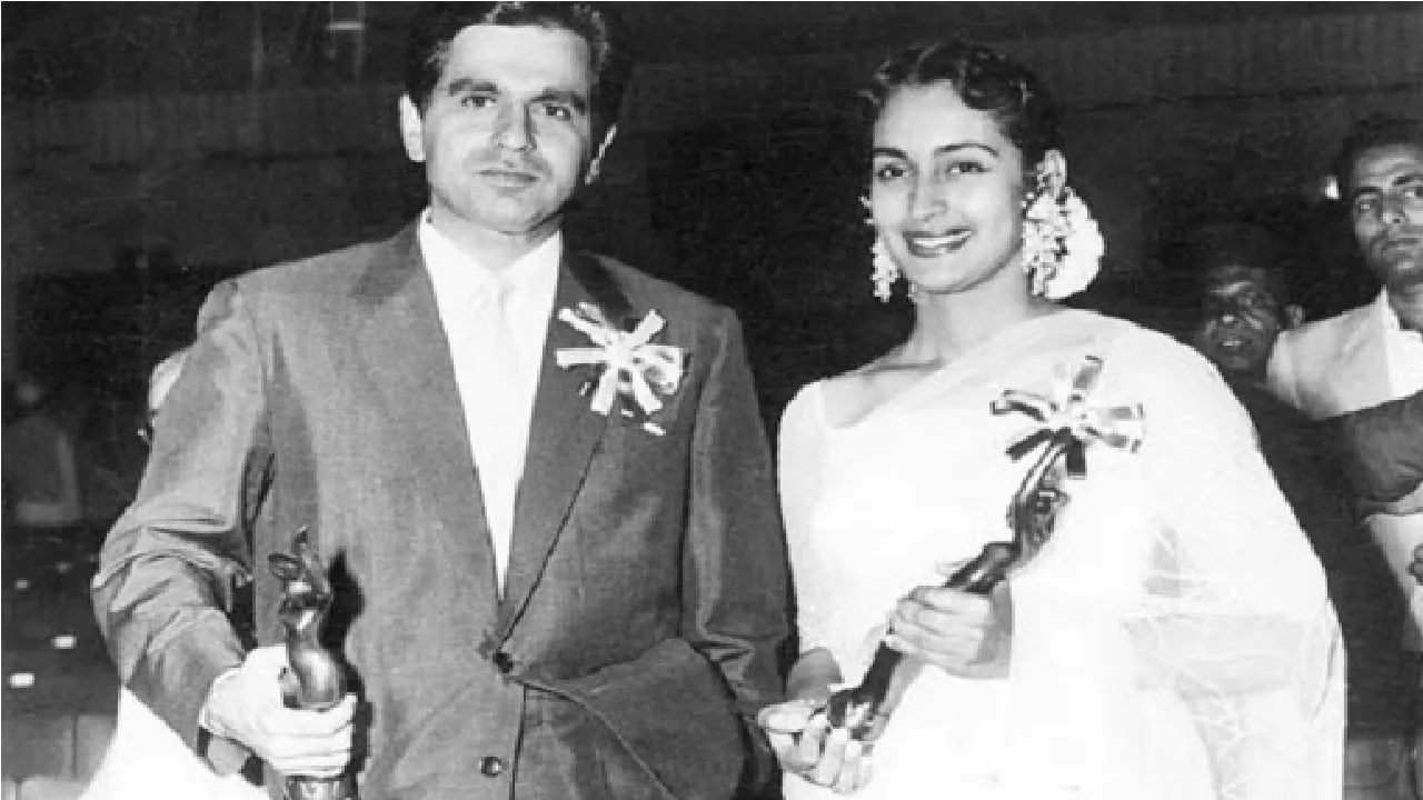 Dilip Kumar and Nutan at the 1954 Filmfare Awards 