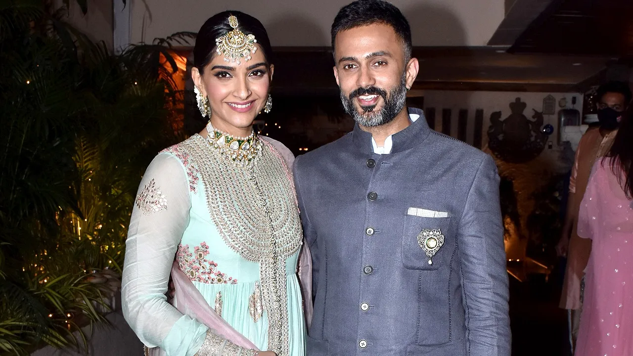 SONAM KAPOOR AND HUSBAND ANAND AHUJA 