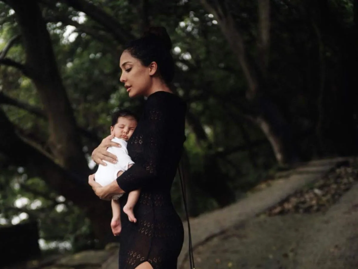 LISA HAYDON NEW BORN BABY GIRL 